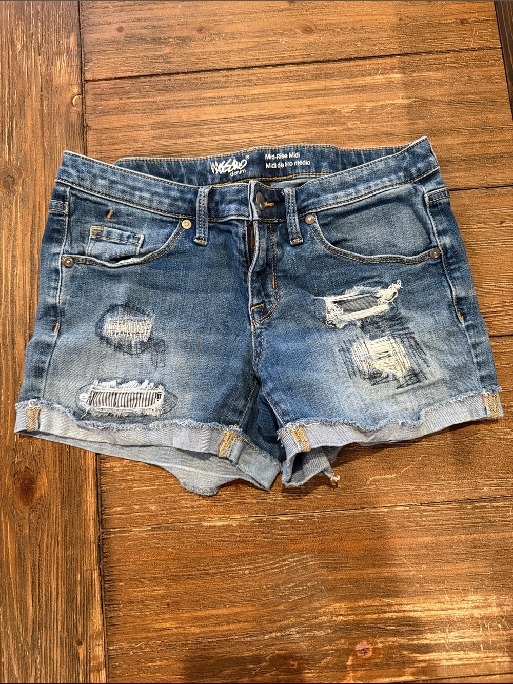 Mossimo Denim Mid-Rise Jean Shorts Size 2/26